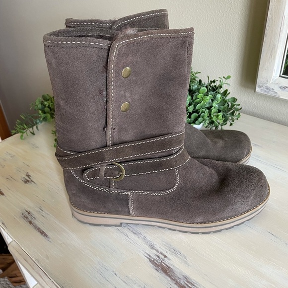 Suede fur-lined winter boots Sz 9.5 - Picture 1 of 6
